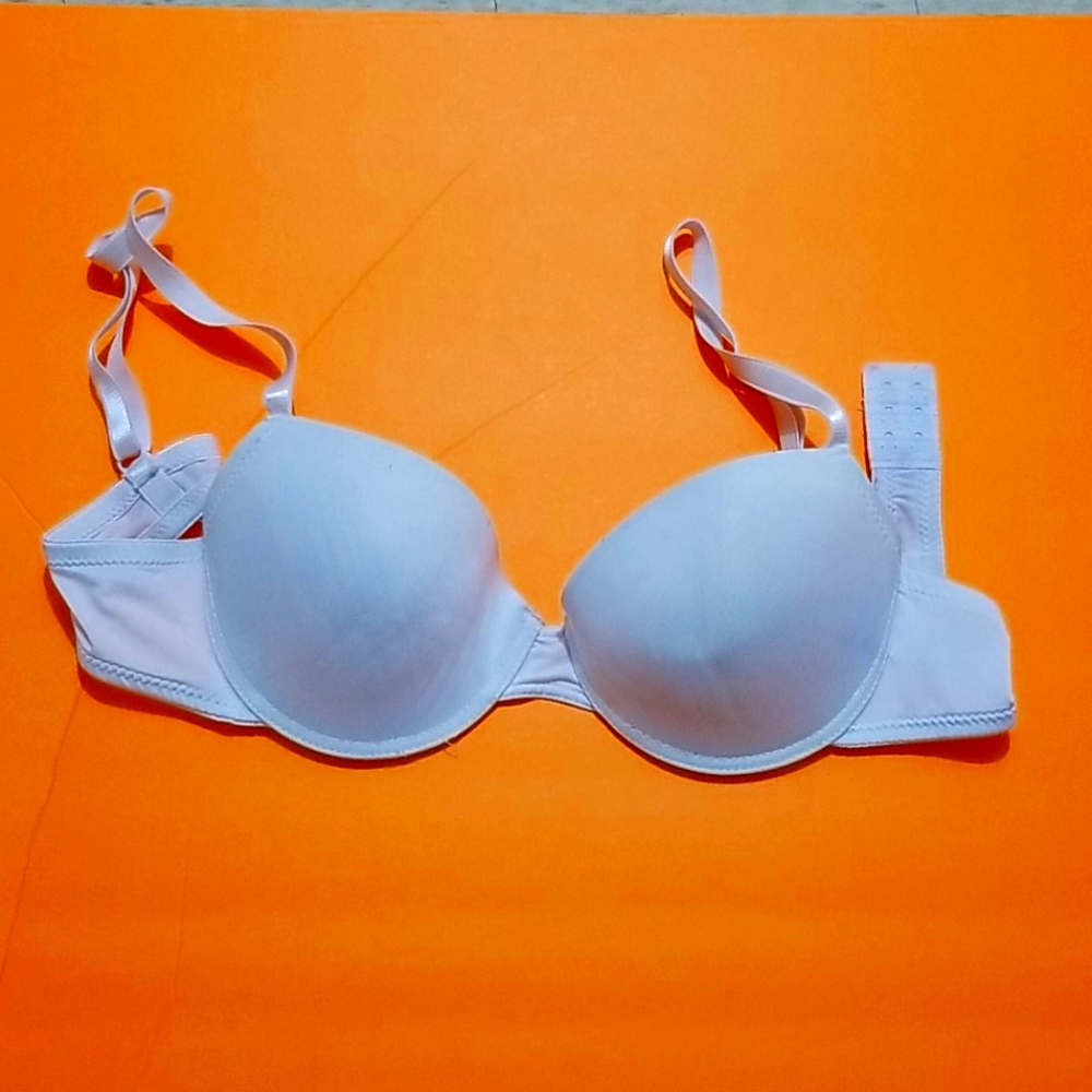 👙Womens Bra size (34B)